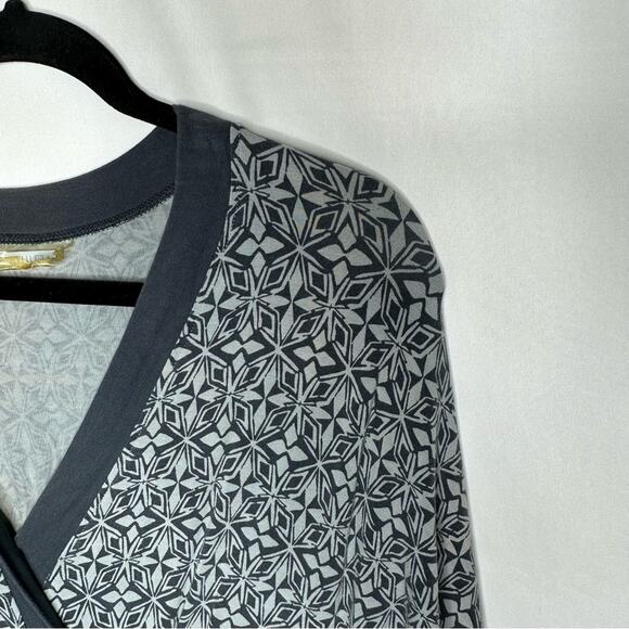 ATHLETA Gray V-Neck Dress in Large - Picture 3 of 4